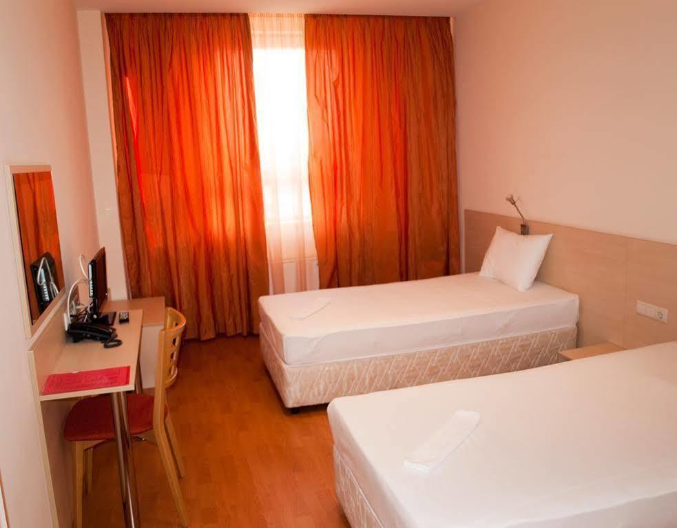 Hotel Astra София Экстерьер фото